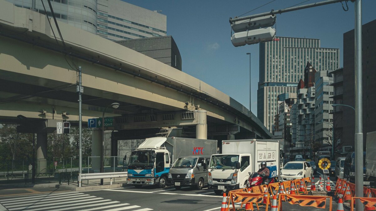 ドライバー不足でモノが運べない!? 日本企業にはびこる「物流軽視」思想が物流危機を招く|ゴールドライフオンライン